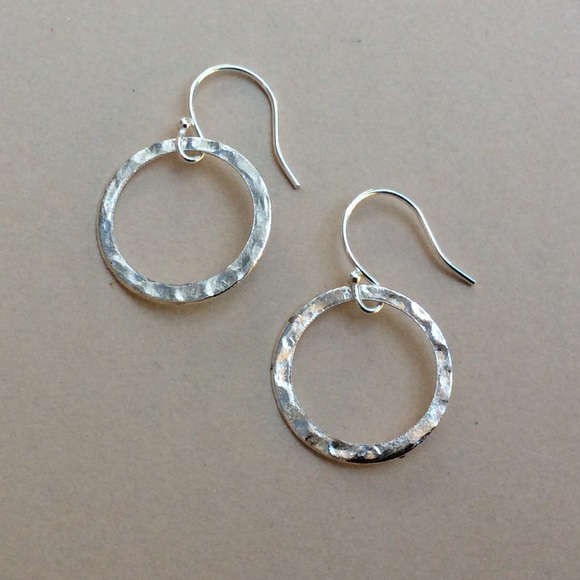 Handcrafted silver hammered circle Earrings - Picture 7 of 9